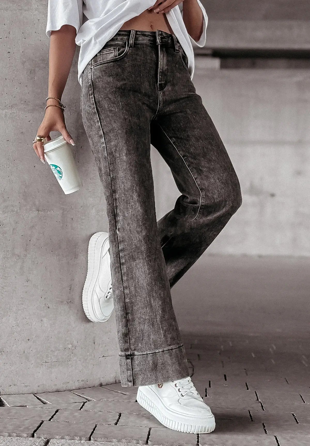 Wide leg jeans -