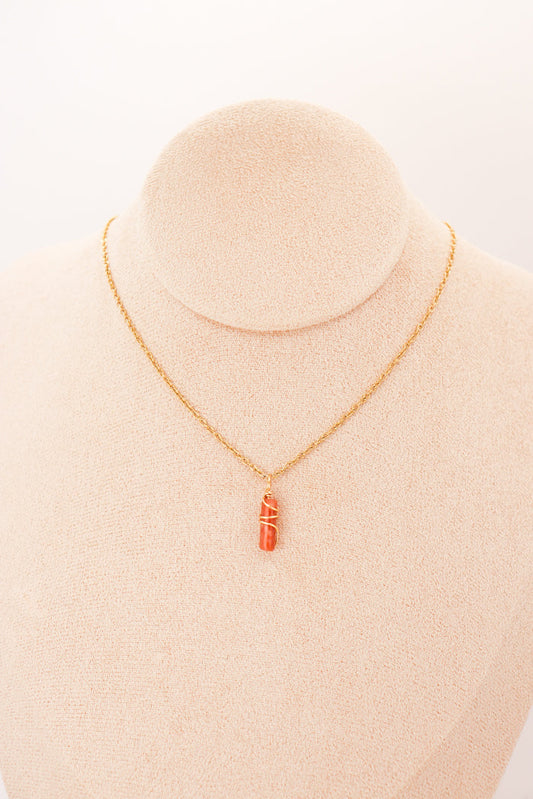 Pendentif mini piliers en jade fleurs de prunier, vue de face