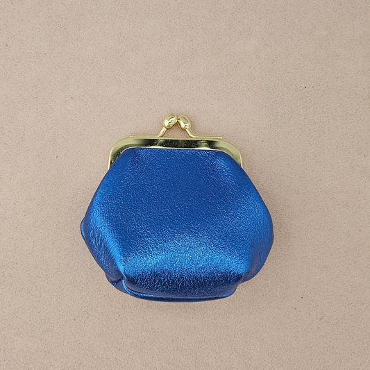 Porte-monnaie rétro fermoir doré cuir upcyclé, vue de face