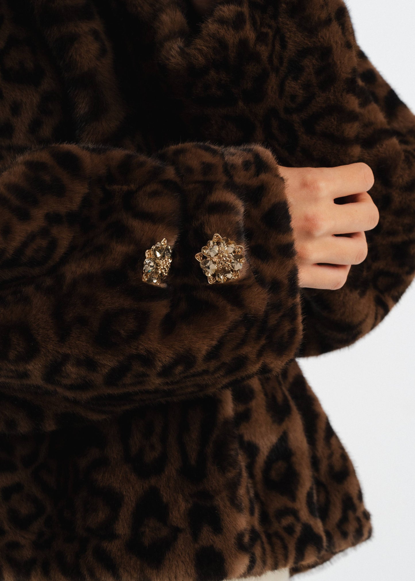 Manteau court à capuche en fausse fourrure léopard: Leopard / Taille unique