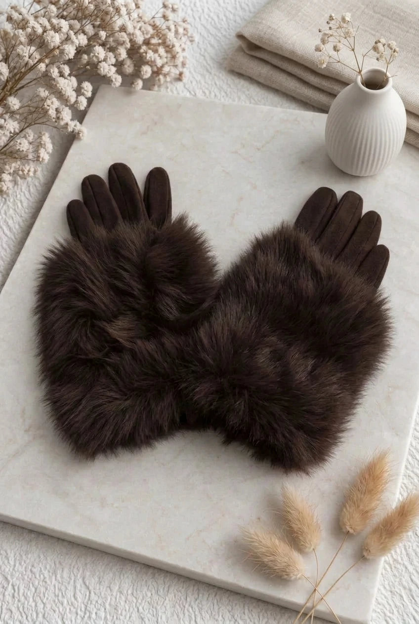 Gants bordés de fausse fourrure