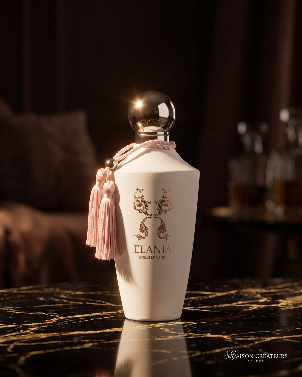 Parfum Elania Paris Corner sur marbre noir veiné d'or