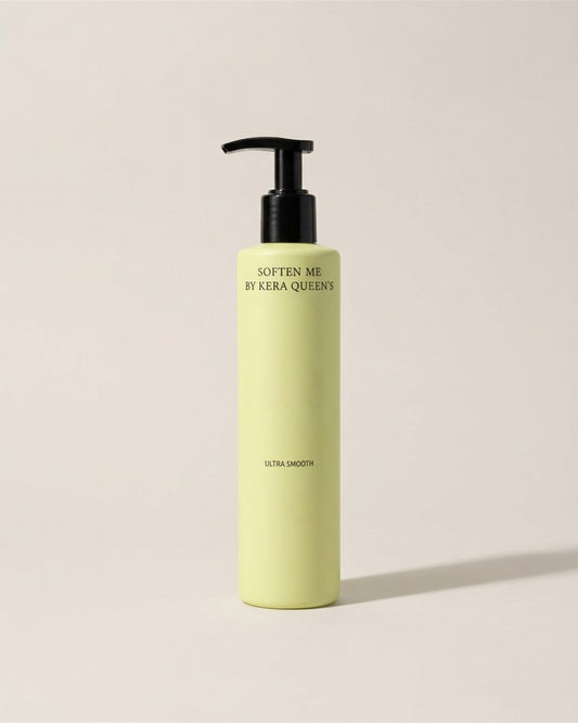 Soin Ultra Smooth Kera Queen's, flacon jaune pâle, vue de face sur fond pierre