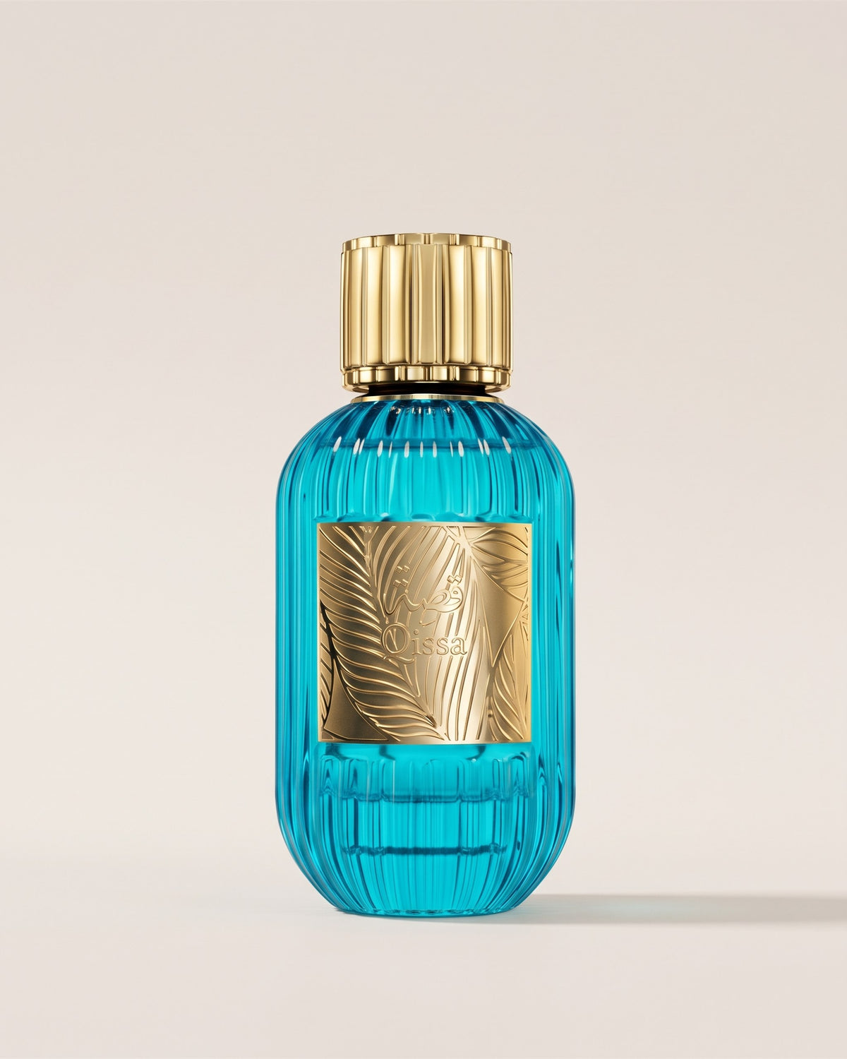 Eau de parfum Qissa de Paris Corner, flacon turquoise cannelé à plaque dorée