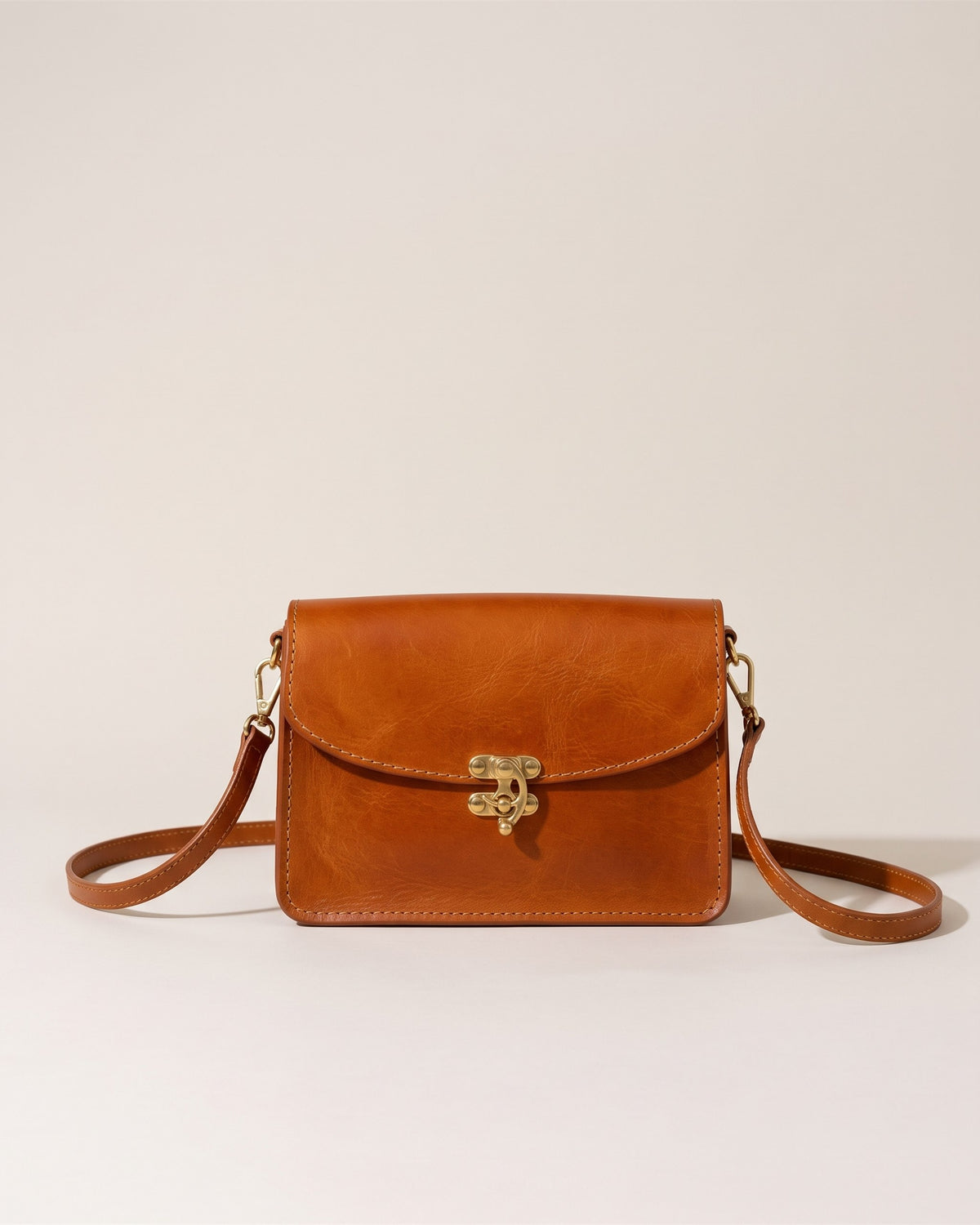 Sac Margot en cuir cognac, vue de face
